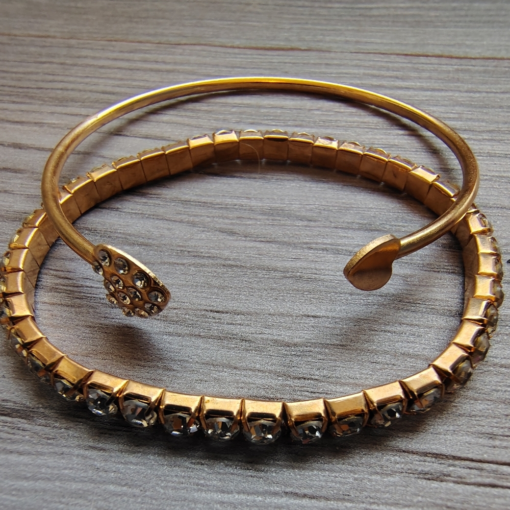 2 bracelets.
